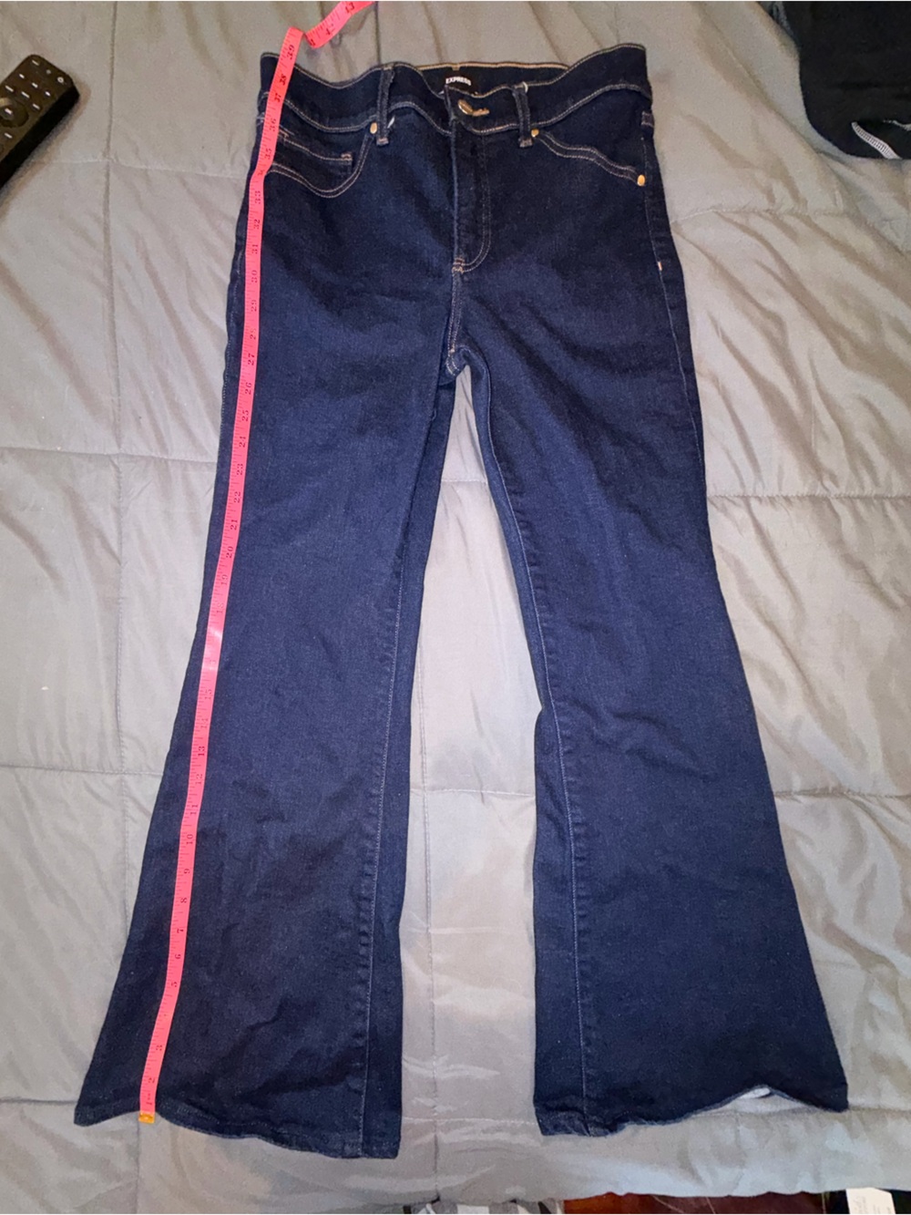 Express 70s Flare Mid Rise Dark Wash Jeans Size 6R - Picture 3 of 8